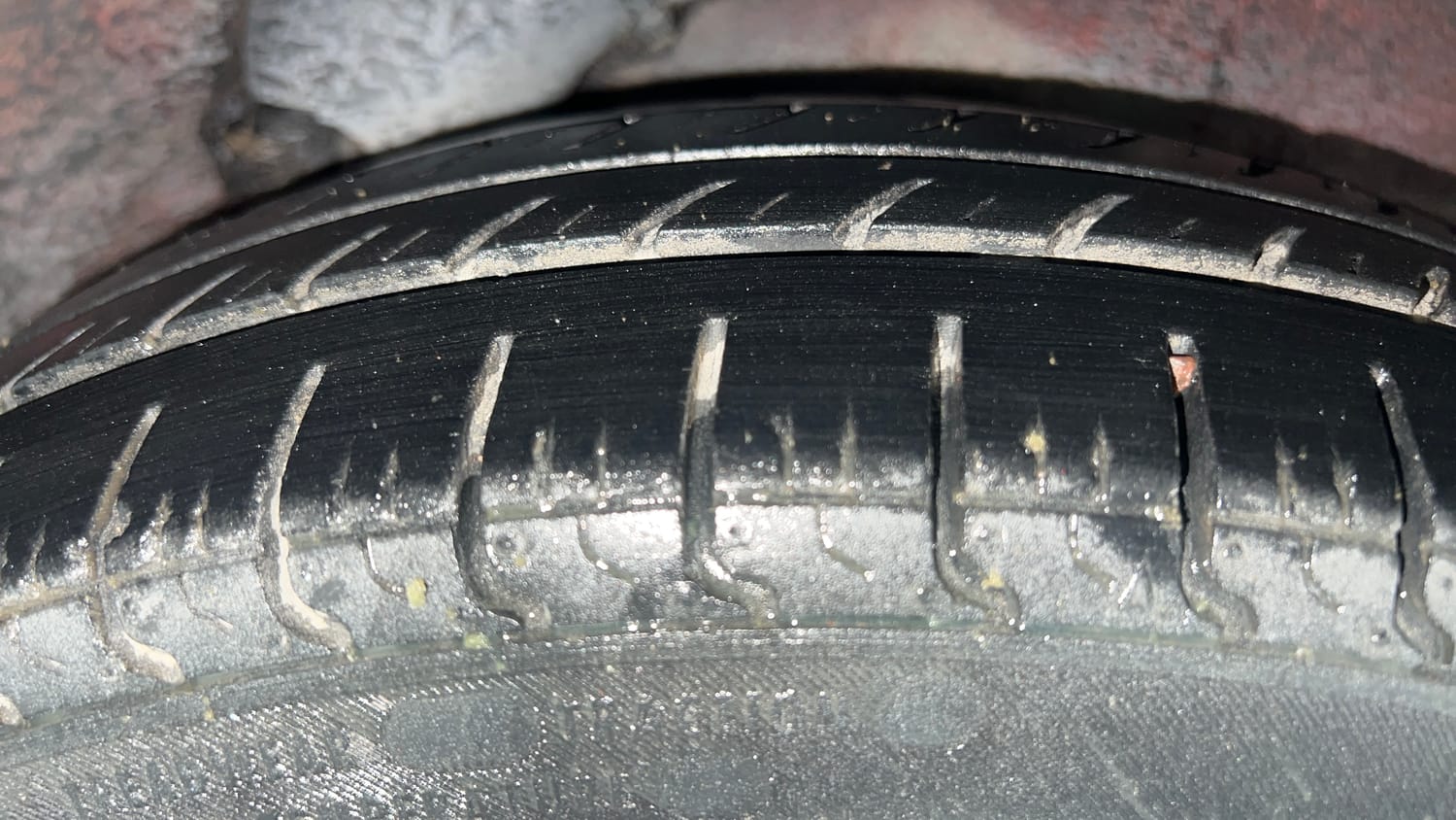 Used 2013 Hyundai i10 Magna 1.1 iRDE2 Petrol Manual tyres LEFT REAR TYRE TREAD VIEW