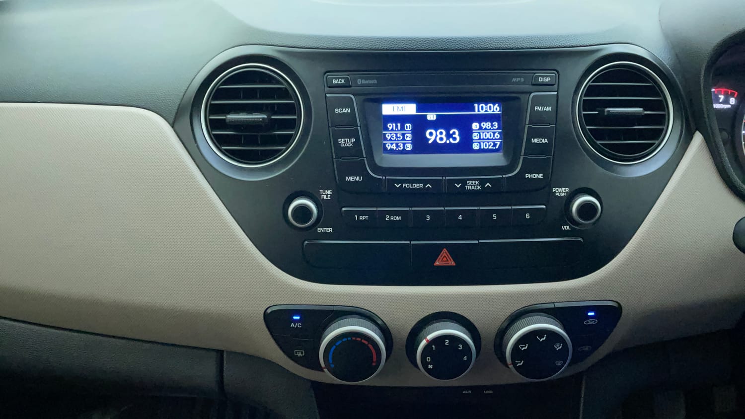 Used 2016 Hyundai Grand i10 Asta 1.2 Kappa VTVT Petrol Manual interior MUSIC SYSTEM & AC CONTROL VIEW