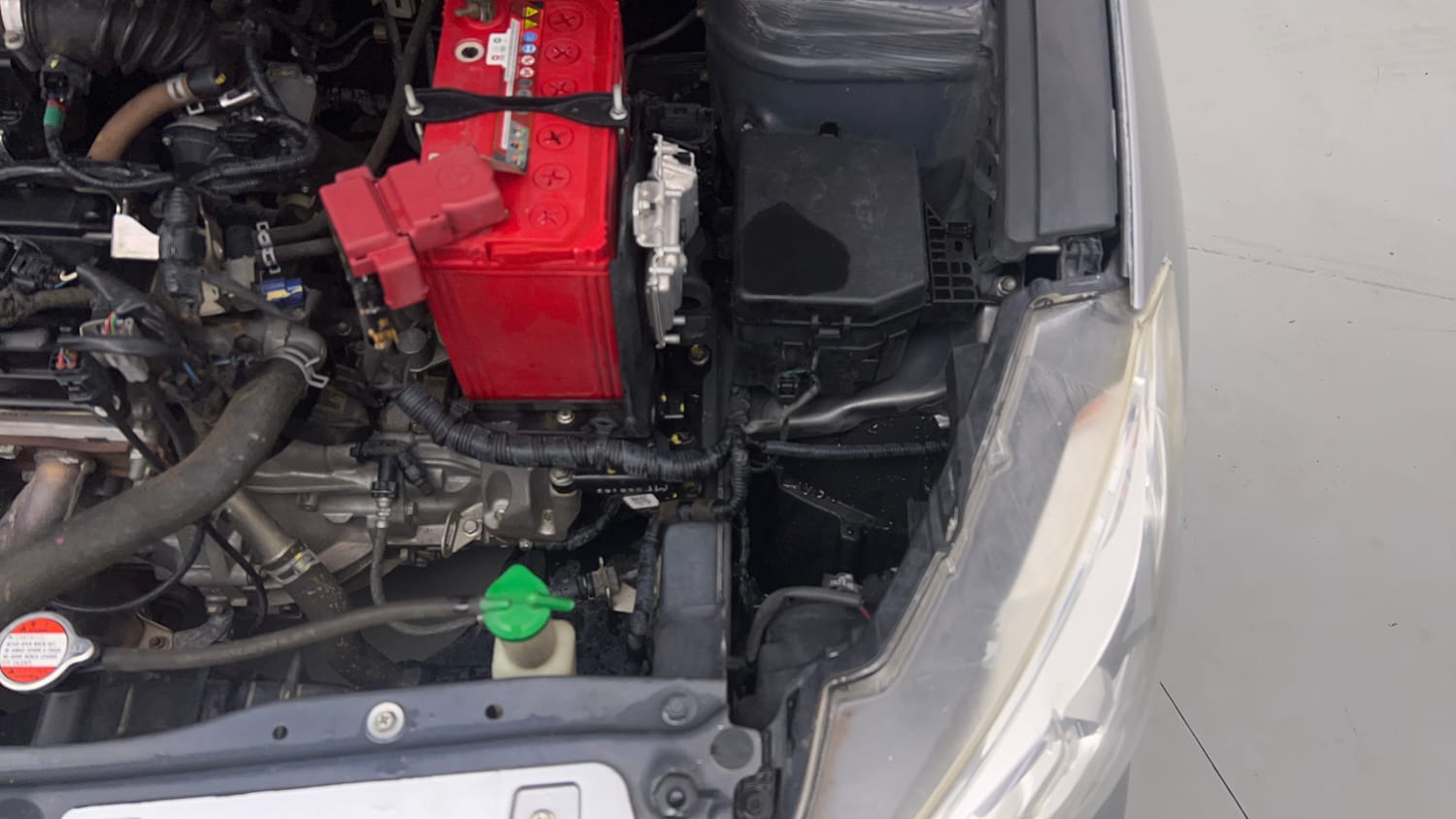 Used 2018 Maruti Suzuki Ciaz Delta Hybrid 1.5 Petrol Manual engine ENGINE LEFT SIDE VIEW