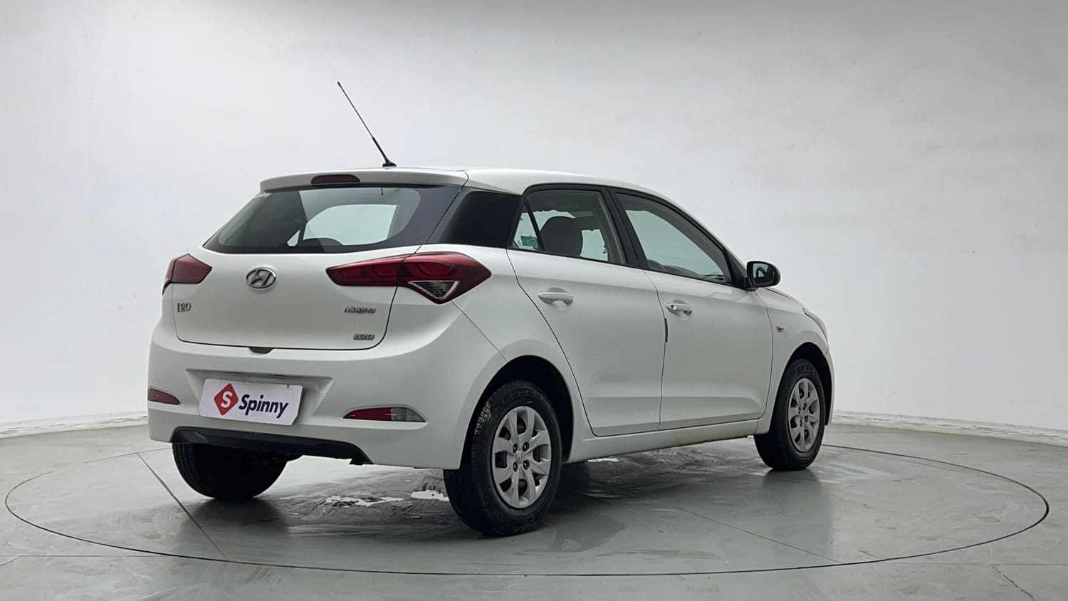 Used 2016 Hyundai Elite i20 Magna 1.2 Petrol Manual exterior RIGHT REAR CORNER VIEW