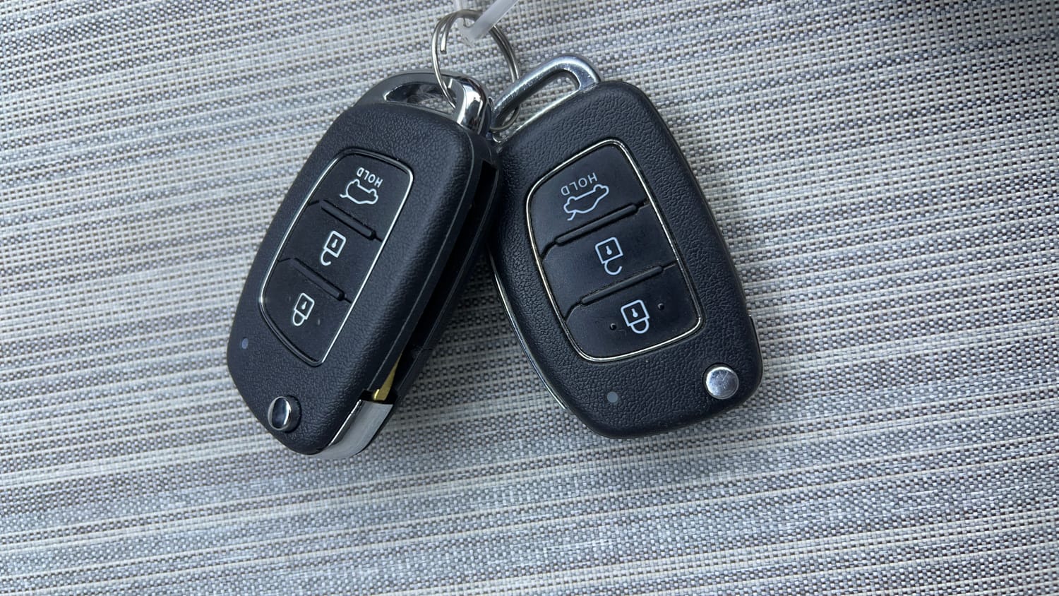 Used 2022 Hyundai Aura S 1.2 AMT Petrol Petrol Automatic extra CAR KEY VIEW
