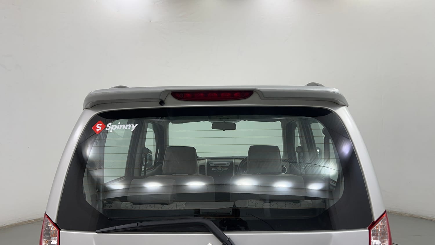 Used 2014 Maruti Suzuki Wagon R VXI Petrol Manual exterior BACK WINDSHIELD VIEW