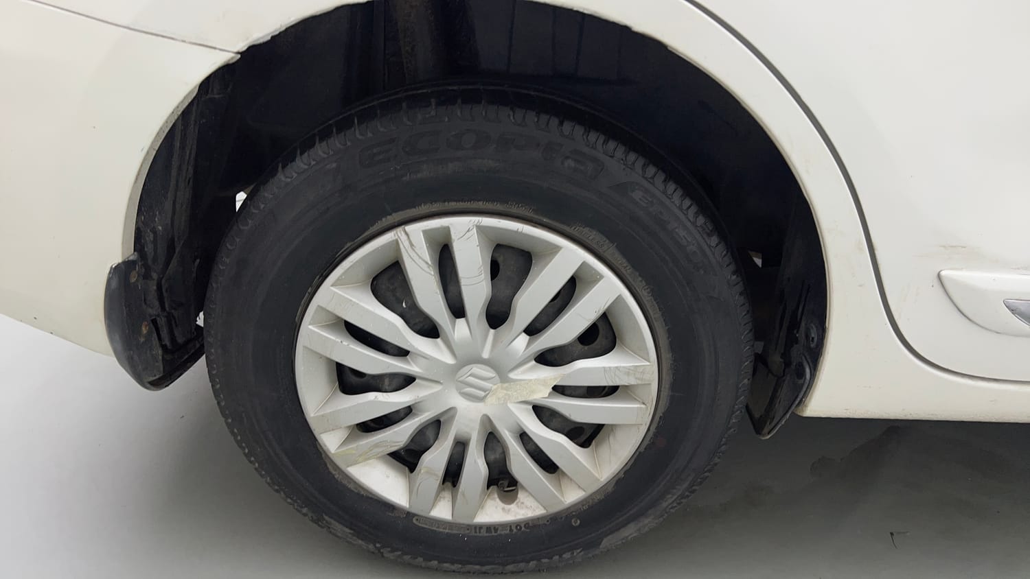 Used 2018 Maruti Suzuki Dzire VXi Petrol Manual tyres RIGHT REAR TYRE RIM VIEW