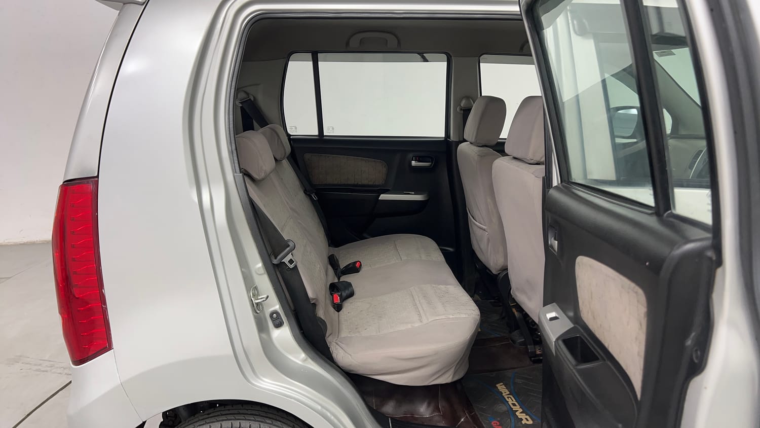 Used 2014 Maruti Suzuki Wagon R VXI Petrol Manual interior RIGHT SIDE REAR DOOR CABIN VIEW