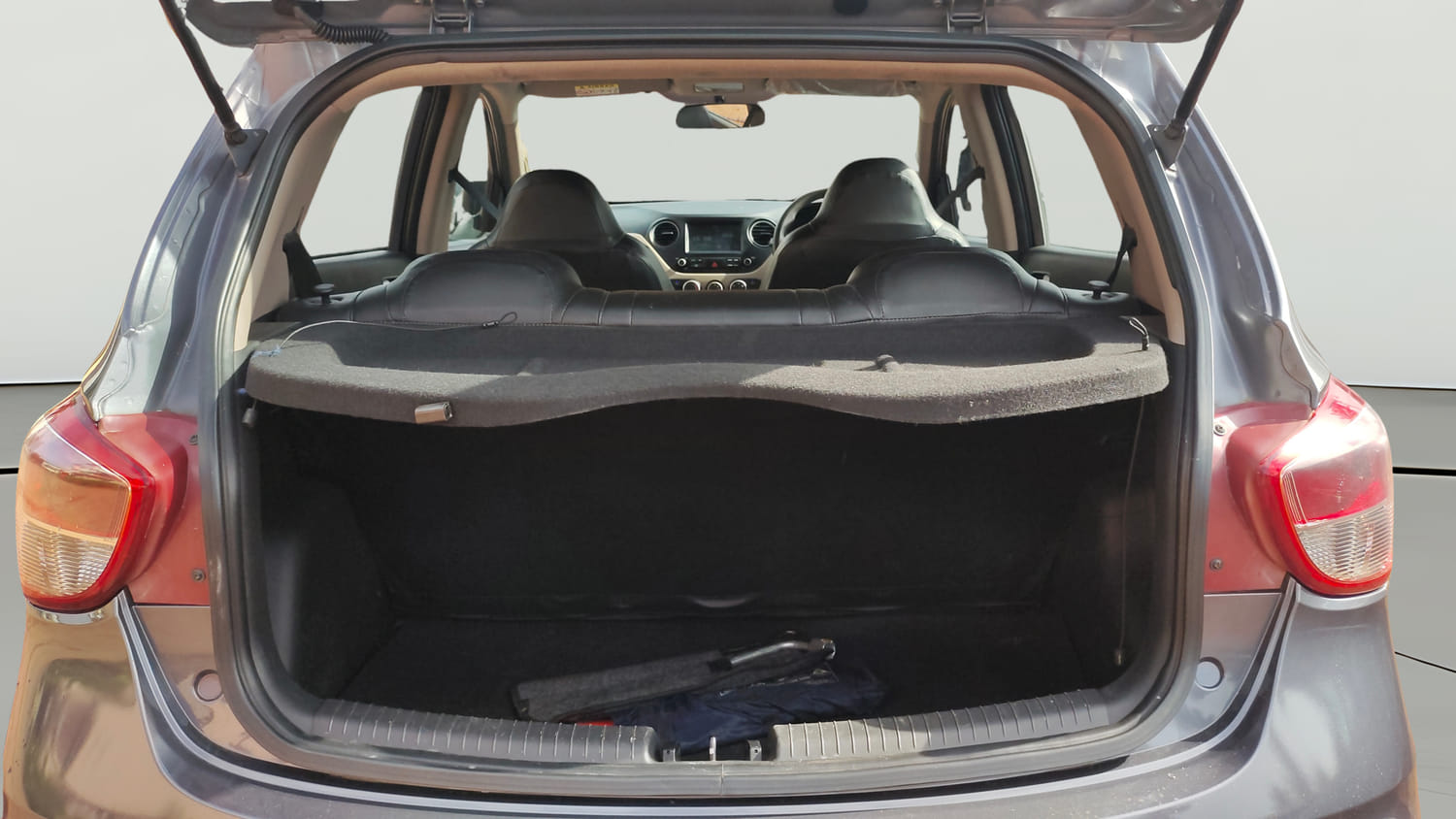 Used 2018 Hyundai Grand i10 Sportz 1.2 Kappa VTVT Petrol Manual interior DICKY INSIDE VIEW