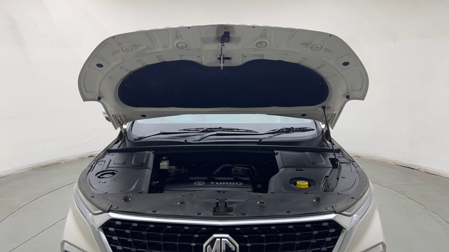 Used 2021 MG Motors Hector Sharp 1.5 Petrol CVT Petrol Automatic engine ENGINE & BONNET OPEN FRONT VIEW