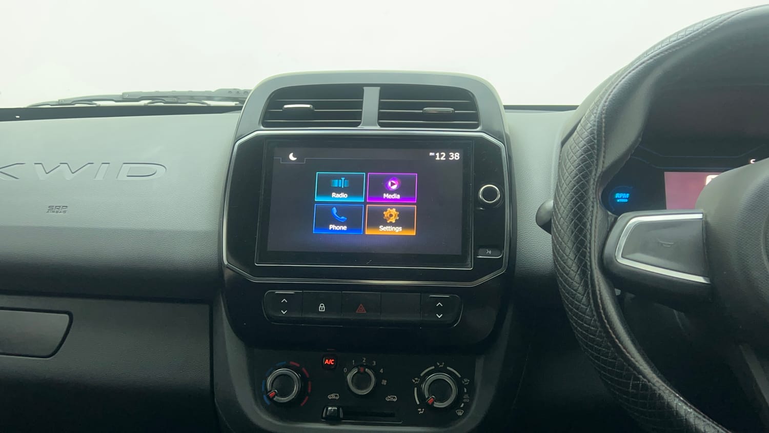 Used 2020 Renault Kwid RXT 1.0 Opt Petrol Manual top_features Integrated (in-dash) music system