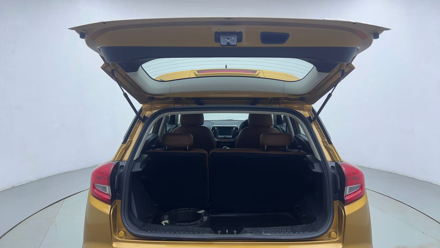 Used 2023 Mahindra XUV 300 TurboSport W8 Petrol Manual interior DICKY DOOR OPEN VIEW