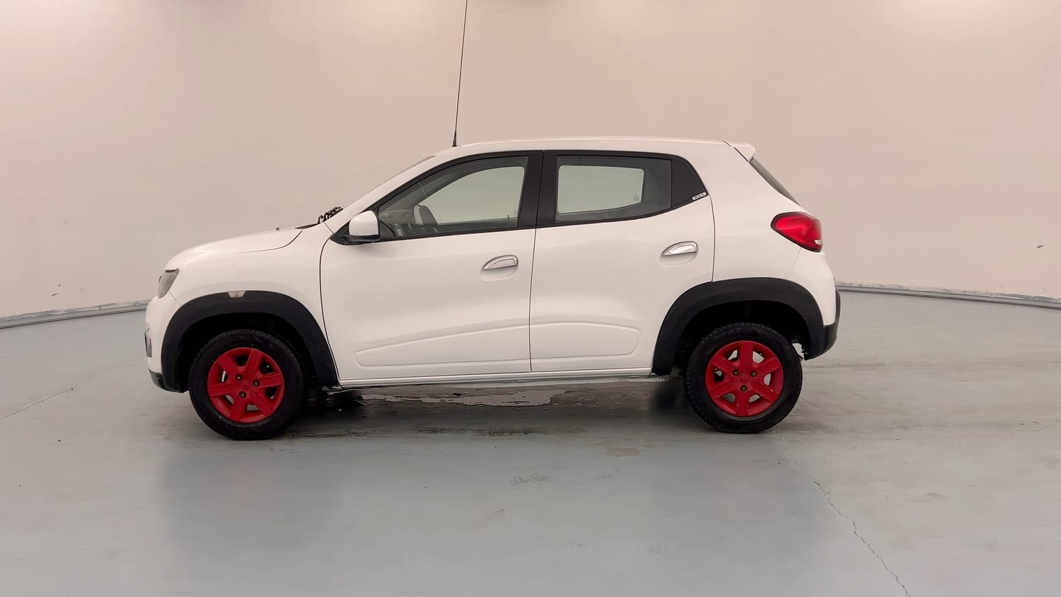 Used 2017 renault Kwid 1.0 RXT Anniversary Edition Petrol Manual exterior LEFT SIDE VIEW