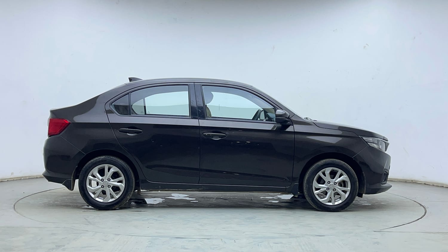 Used 2018 Honda Amaze 1.2 VX i-VTEC Petrol Manual exterior RIGHT SIDE VIEW
