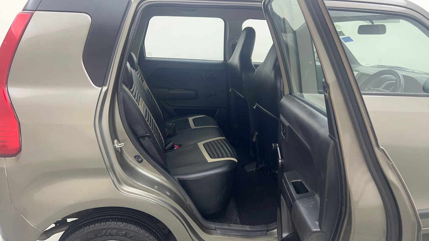 Used 2019 Maruti Suzuki Wagon R LXi 1.0 CNG Cng Manual interior RIGHT SIDE REAR DOOR CABIN VIEW