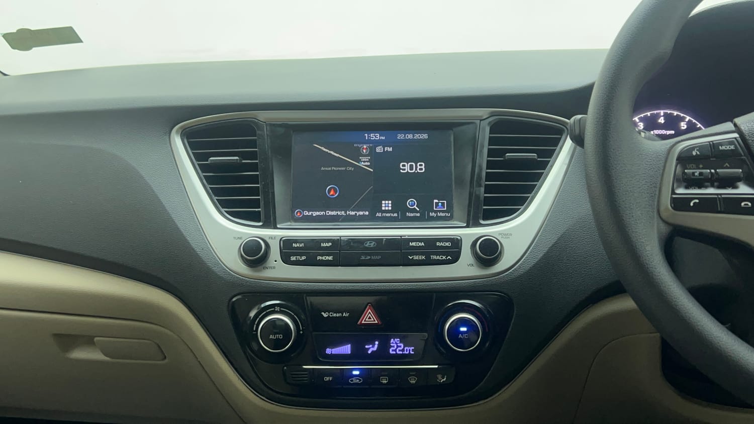 Used 2017 Hyundai Verna SX 1.6 VTVT Petrol Manual top_features Integrated (in-dash) music system