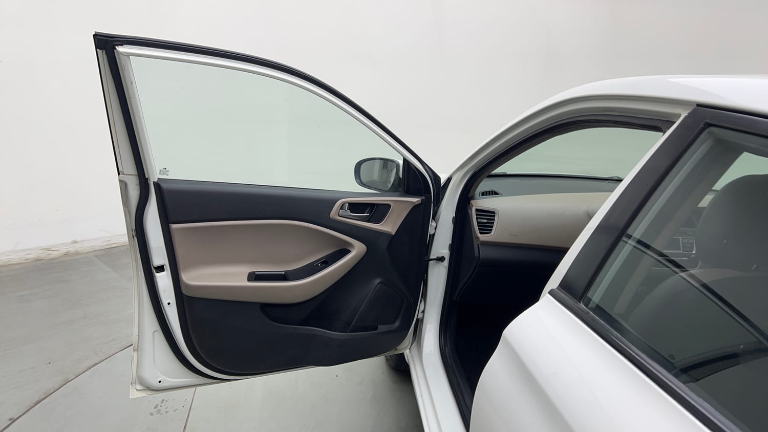 Used 2015 Hyundai Elite i20 Asta 1.2 Petrol Manual interior LEFT FRONT DOOR OPEN VIEW