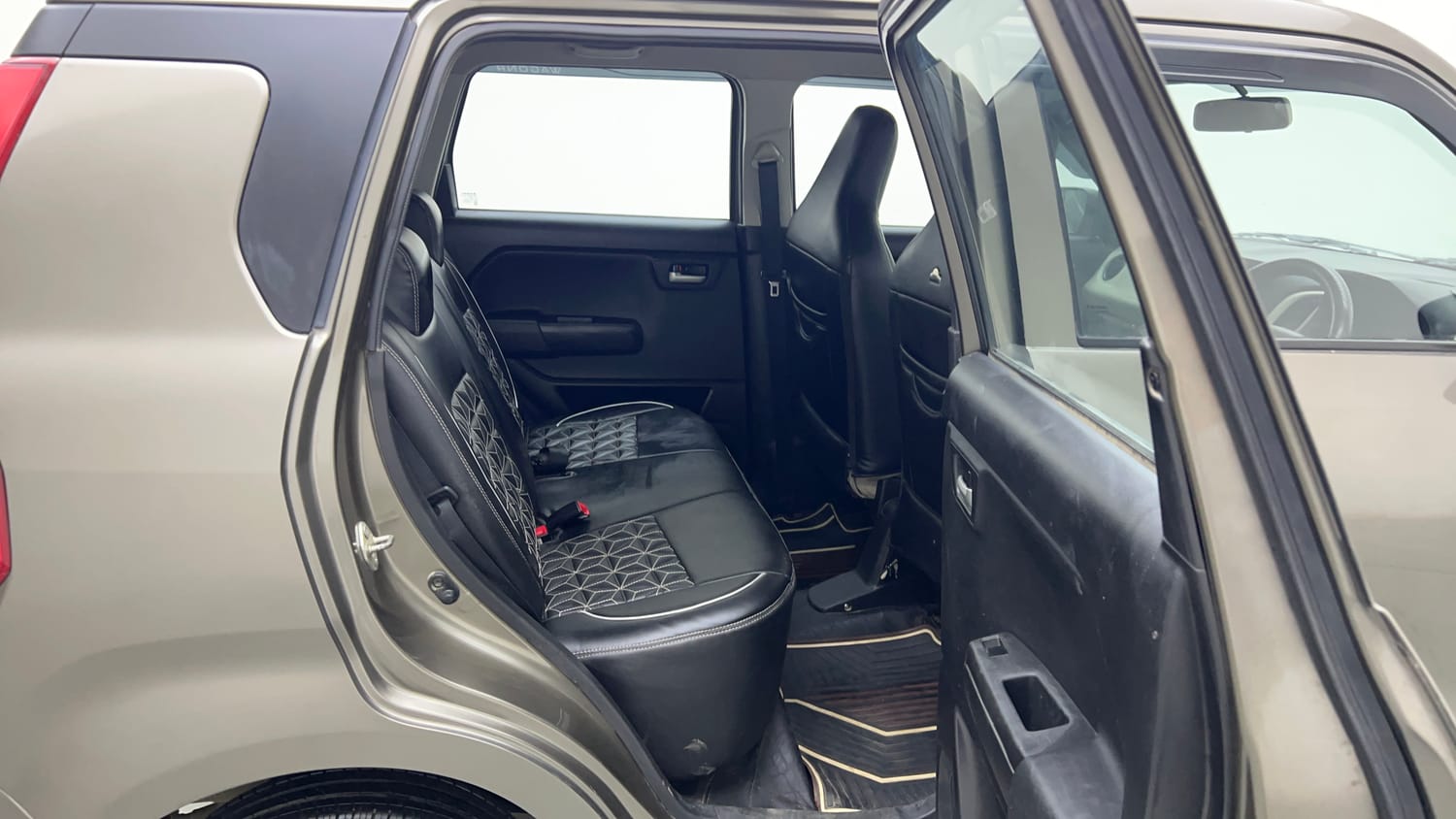 Used 2019 Maruti Suzuki Wagon R 1.0 VXi 1.0 Petrol Manual interior RIGHT SIDE REAR DOOR CABIN VIEW