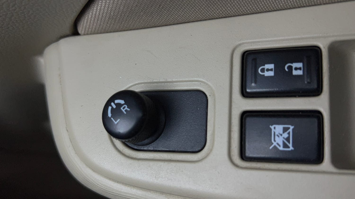Used 2018 Maruti Suzuki Dzire VXi Petrol Manual top_features Adjustable ORVM