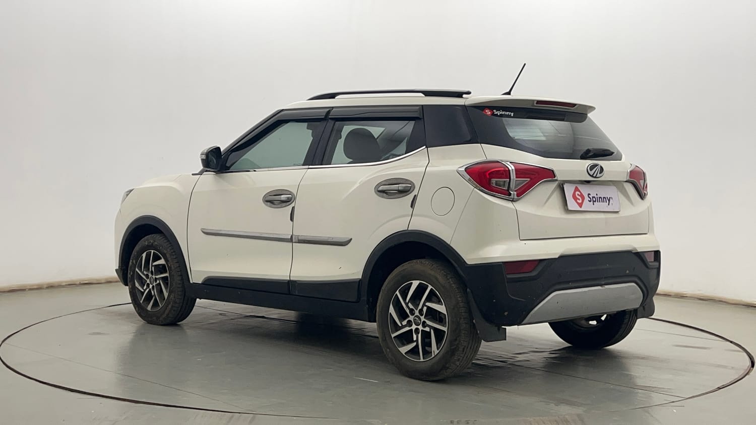 Used 2022 Mahindra XUV 300 W8 (O) 1.5 Diesel Diesel Manual exterior LEFT REAR CORNER VIEW