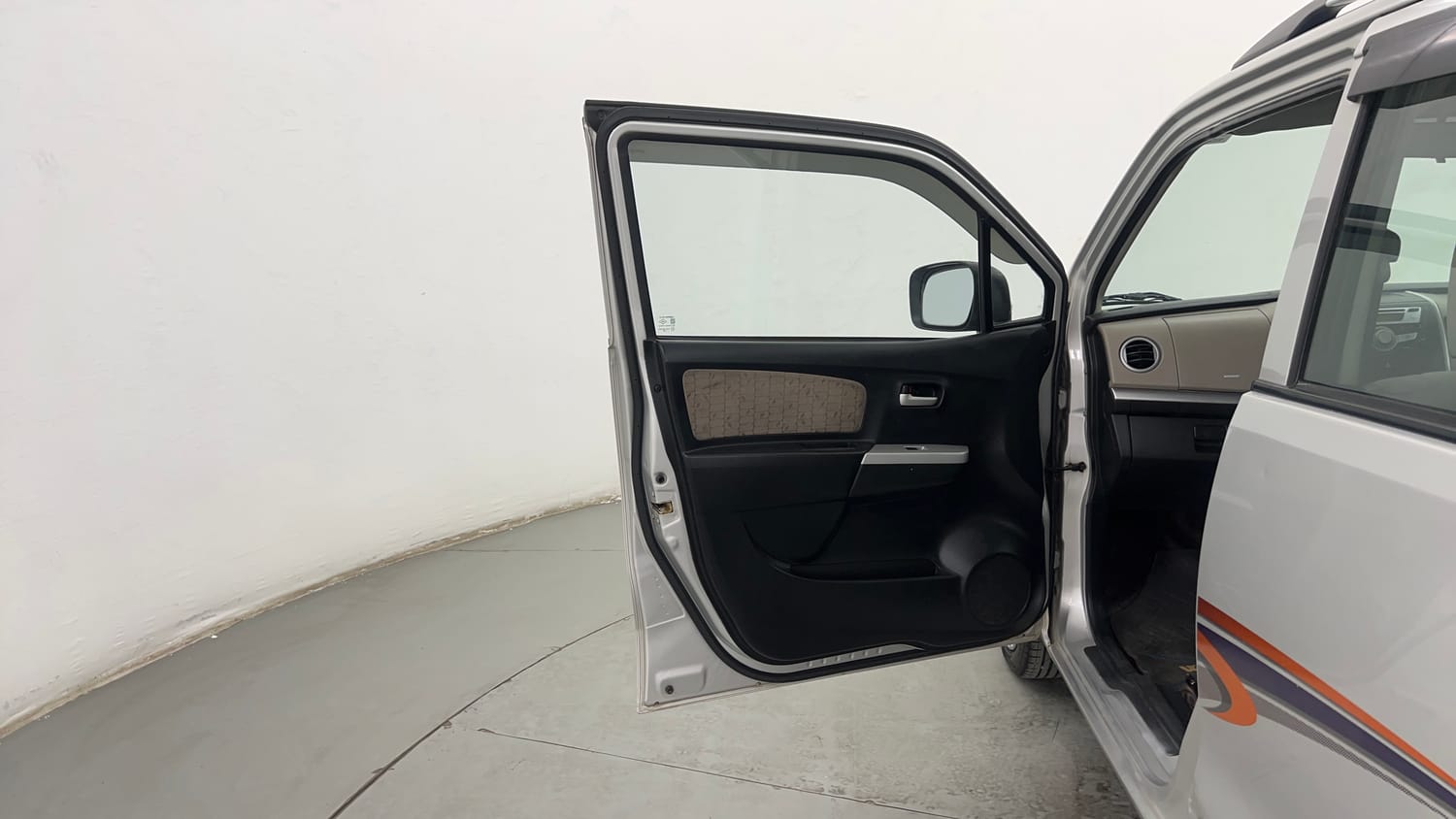 Used 2014 Maruti Suzuki Wagon R VXI Petrol Manual interior LEFT FRONT DOOR OPEN VIEW