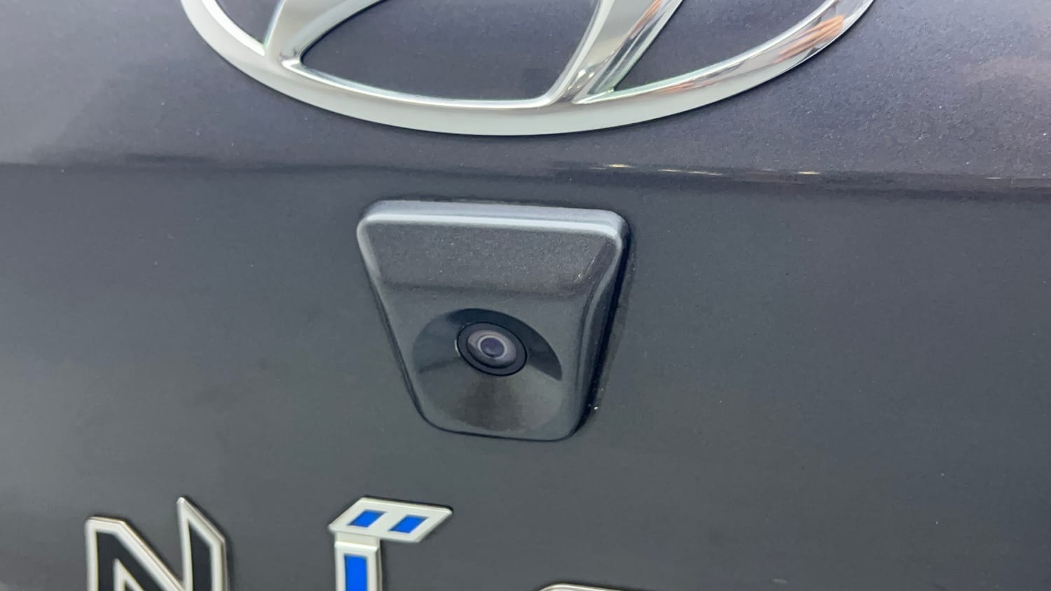 Used 2021 Hyundai Grand i10 Nios Sportz 1.2 Kappa VTVT Petrol Manual top_features Rear camera