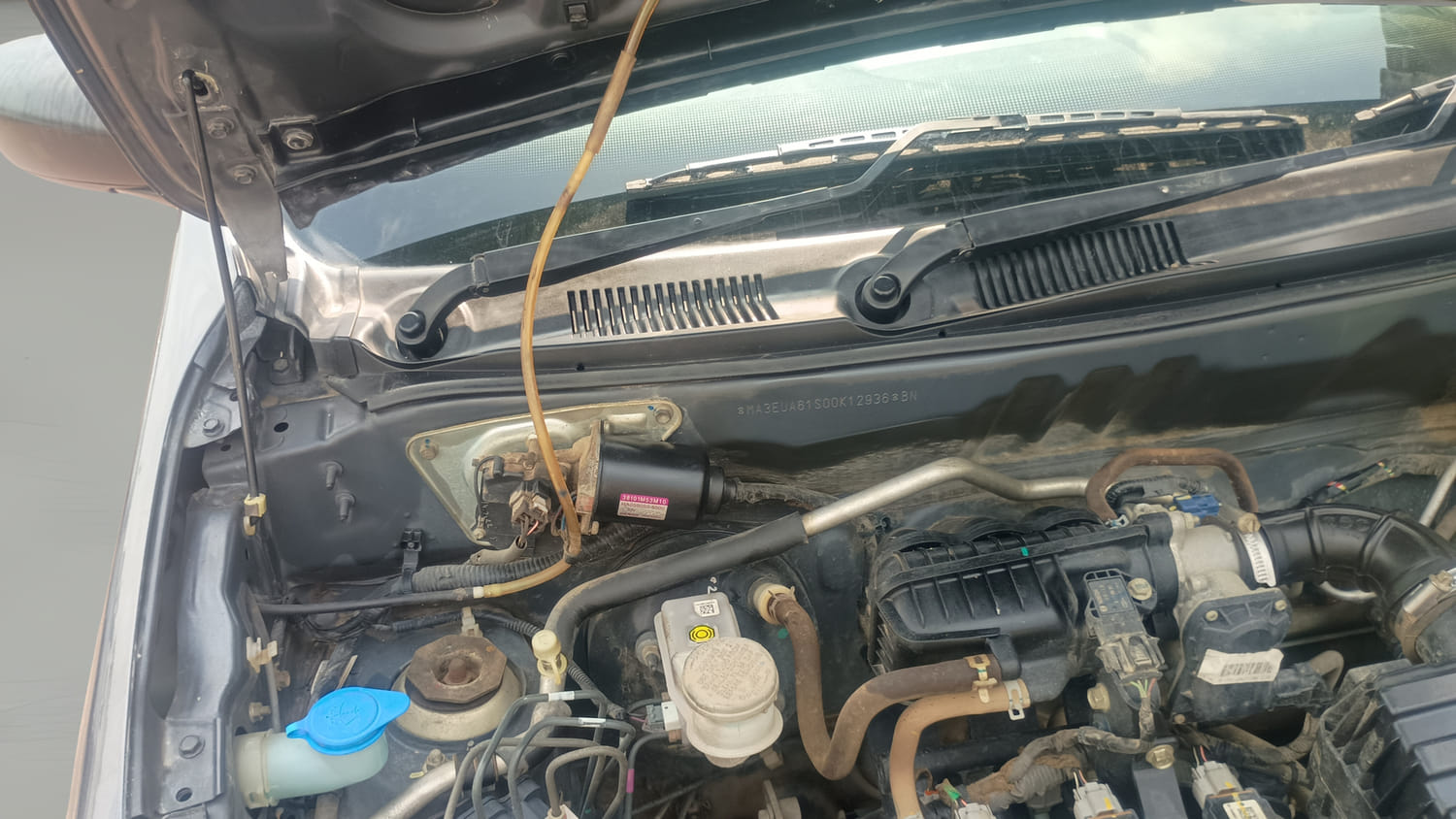 Used 2022 Maruti Suzuki Alto 800 VXi Petrol Manual engine ENGINE RIGHT SIDE HINGE & APRON VIEW