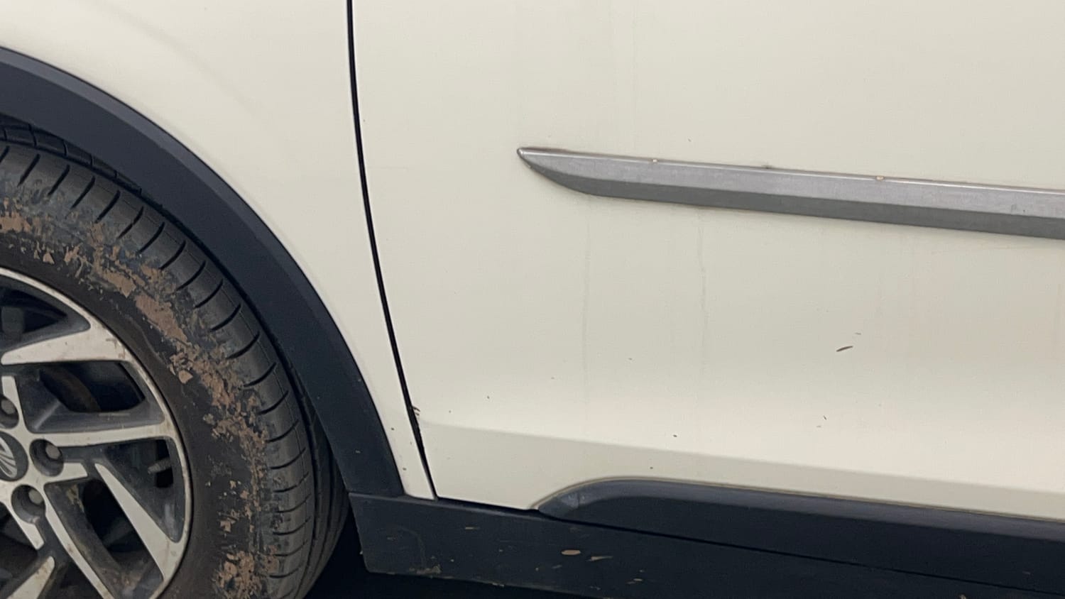 Used 2022 Mahindra XUV 300 W8 (O) 1.5 Diesel Diesel Manual dents MINOR SCRATCH