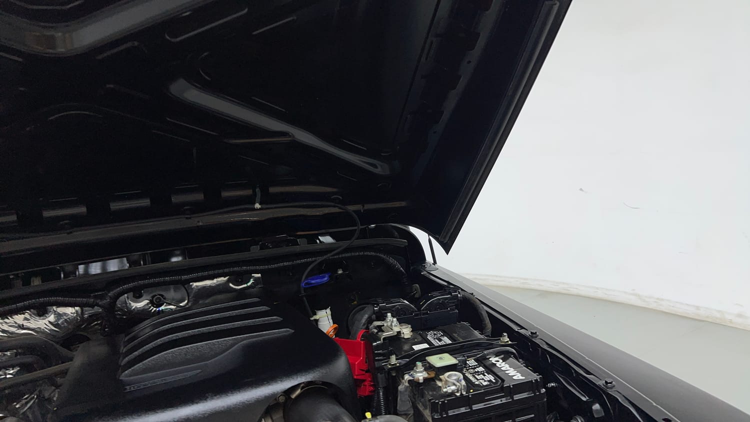 Used 2025 Mahindra Thar LX Hard Top Petrol MT 4WD Petrol Manual engine ENGINE LEFT SIDE HINGE & APRON VIEW