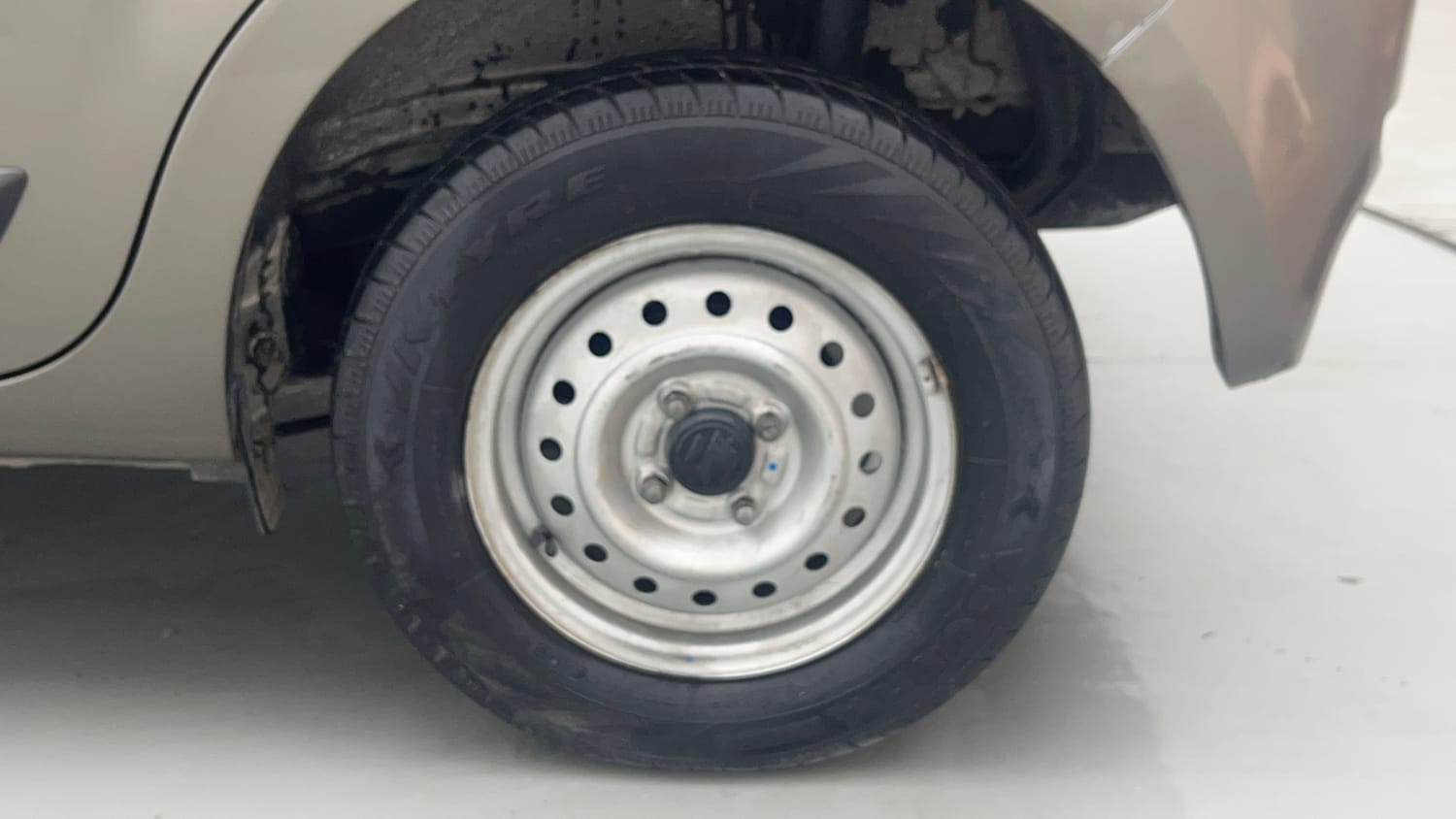Used 2019 Maruti Suzuki Wagon R LXi 1.0 CNG Cng Manual tyres LEFT REAR TYRE RIM VIEW