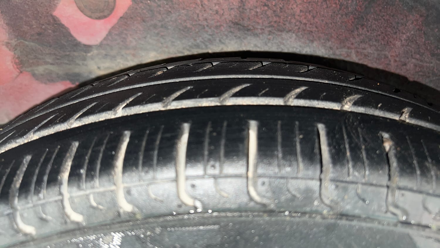 Used 2013 Hyundai i10 Magna 1.1 iRDE2 Petrol Manual tyres RIGHT REAR TYRE TREAD VIEW