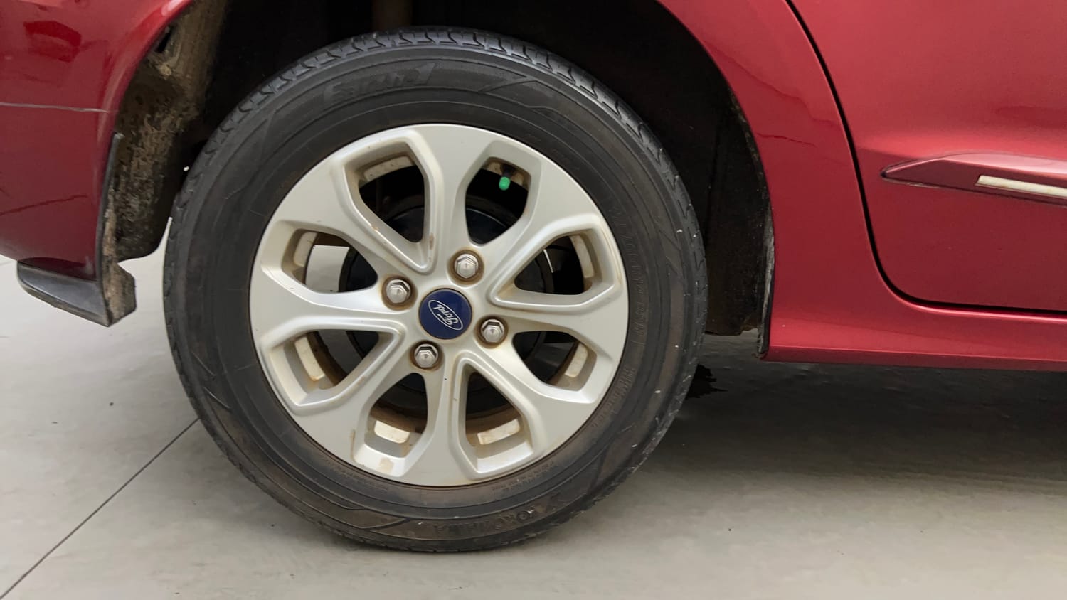 Used 2018 Ford Figo Aspire Titanium 1.2 Ti-VCT Diesel Manual tyres RIGHT REAR TYRE RIM VIEW