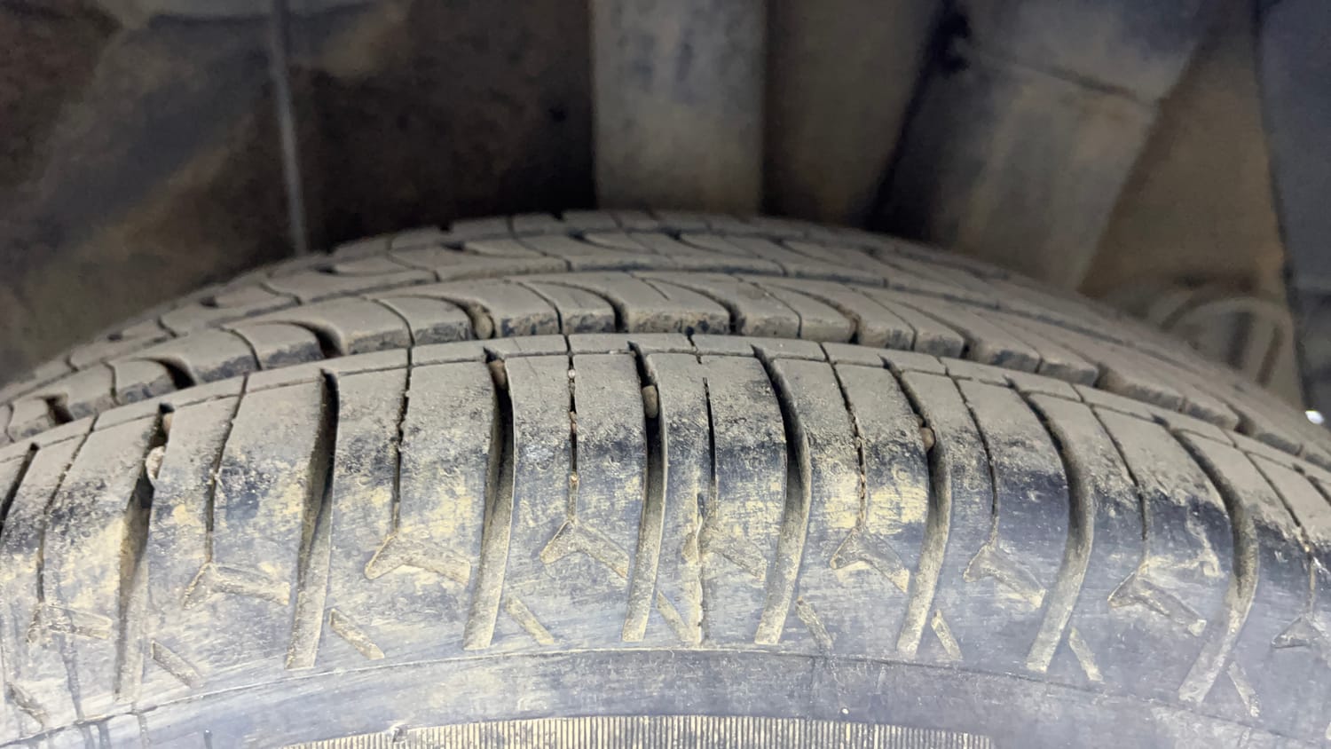 Used 2019 Hyundai Grand i10 Sportz 1.2 Kappa VTVT Petrol Manual tyres LEFT REAR TYRE TREAD VIEW