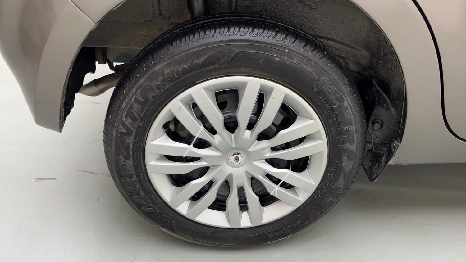 Used 2019 Maruti Suzuki Wagon R 1.0 VXi 1.0 Petrol Manual tyres RIGHT REAR TYRE RIM VIEW