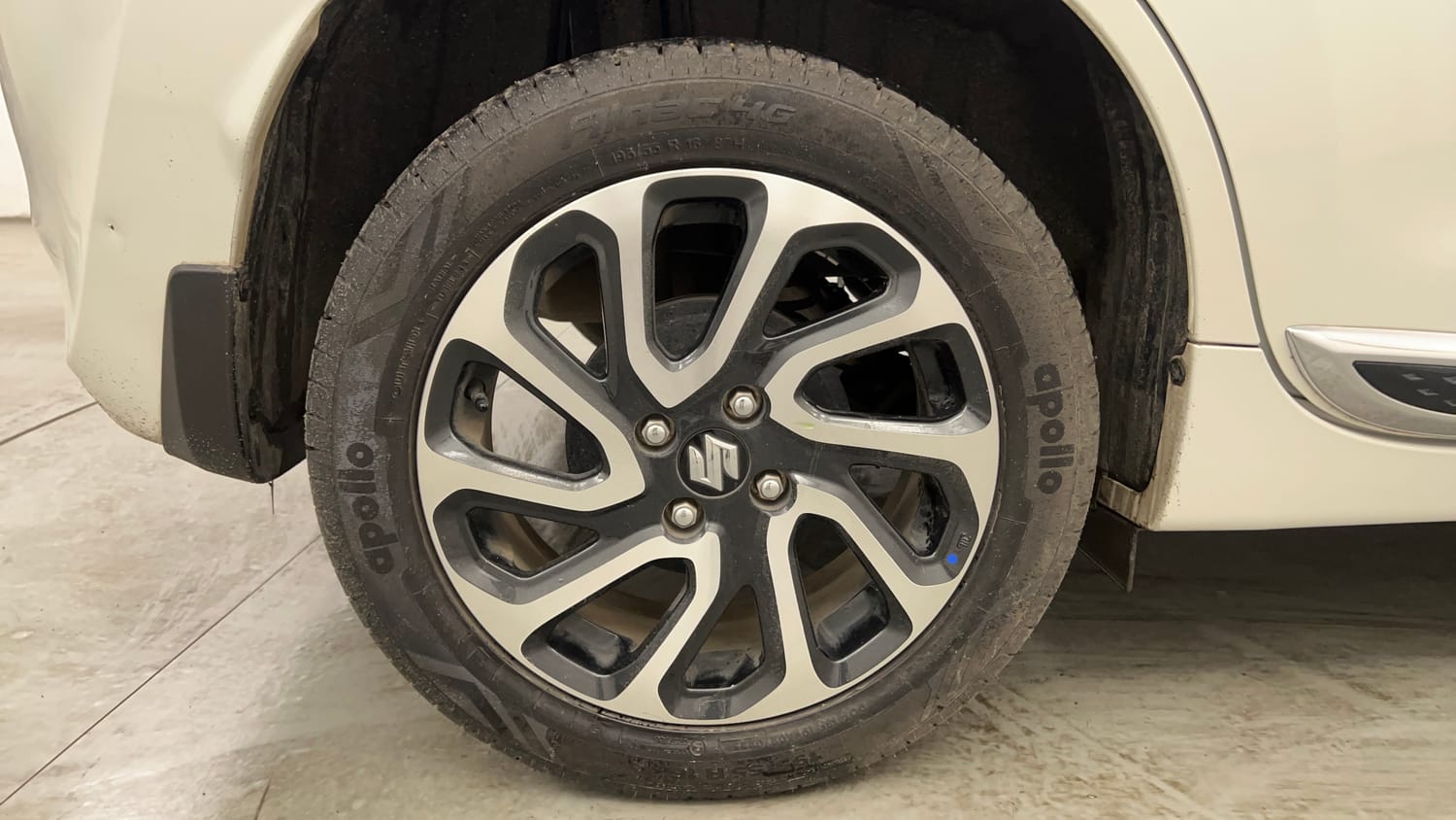 Used 2025 Maruti Suzuki Baleno Alpha AGS Petrol Automatic tyres RIGHT REAR TYRE RIM VIEW