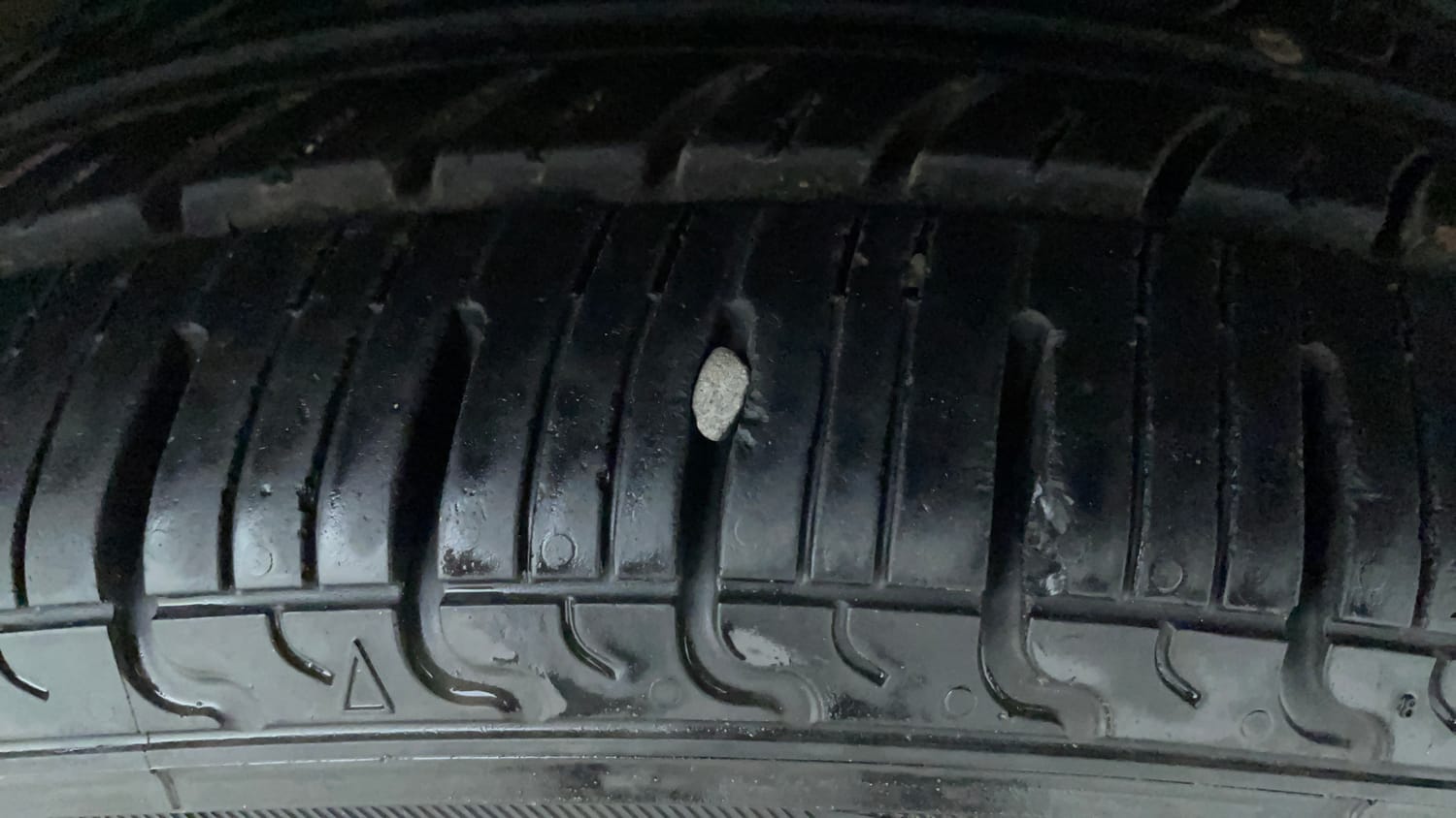 Used 2016 Hyundai Grand i10 Asta 1.2 Kappa VTVT Petrol Manual tyres RIGHT FRONT TYRE TREAD VIEW