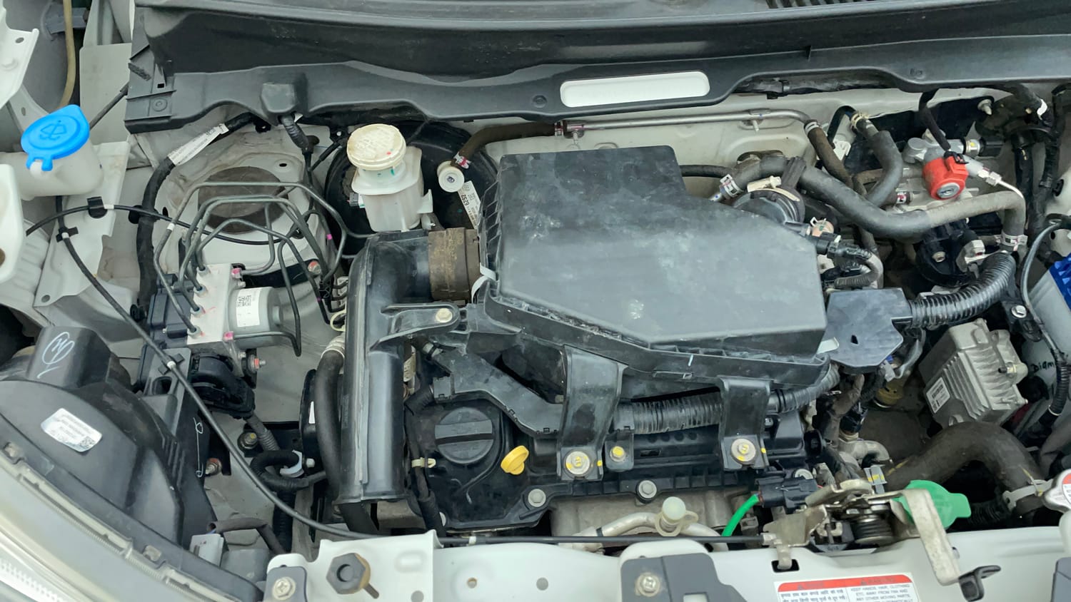 Used 2023 Maruti Suzuki S-Presso VXi S-CNG Cng Manual engine ENGINE RIGHT SIDE VIEW