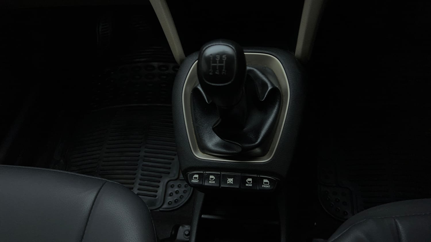 Used 2022 Hyundai Santro Sportz Petrol Manual interior GEAR  KNOB VIEW