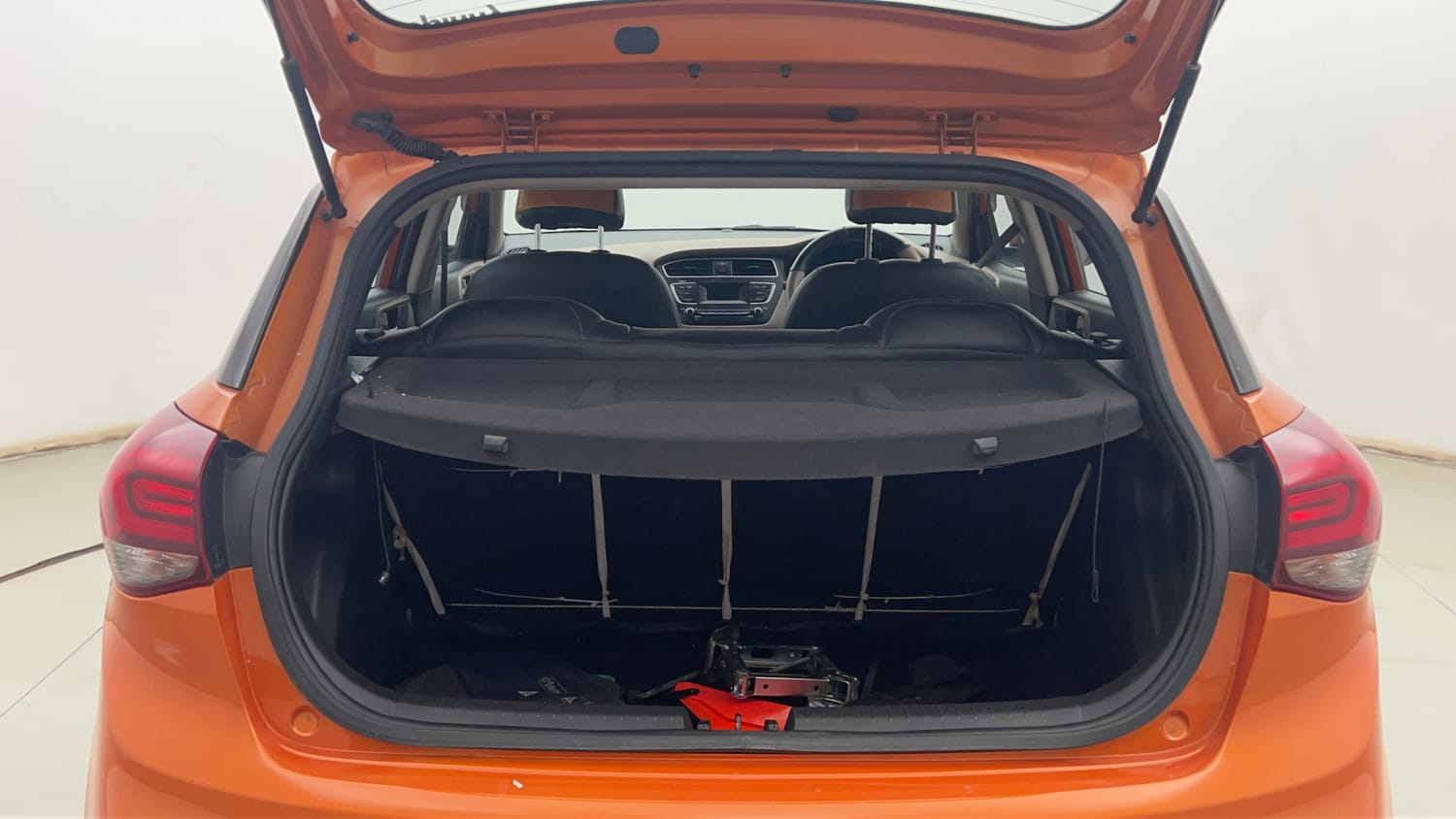 Used 2018 Hyundai Elite i20 Sportz 1.2 Petrol Manual interior DICKY INSIDE VIEW