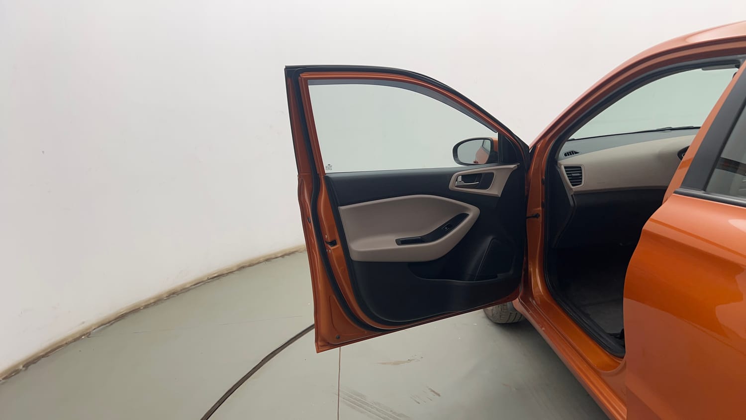 Used 2018 Hyundai Elite i20 Sportz 1.2 Petrol Manual interior LEFT FRONT DOOR OPEN VIEW