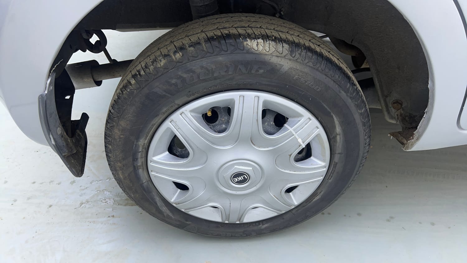 Used 2014 Datsun GO T Petrol Manual tyres RIGHT REAR TYRE RIM VIEW