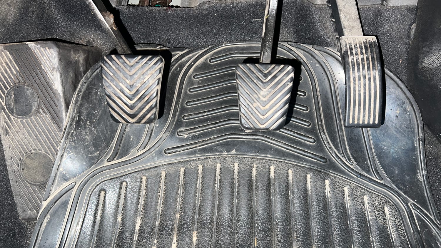 Used 2016 Hyundai Elite i20 Magna 1.2 Petrol Manual interior PEDALS VIEW