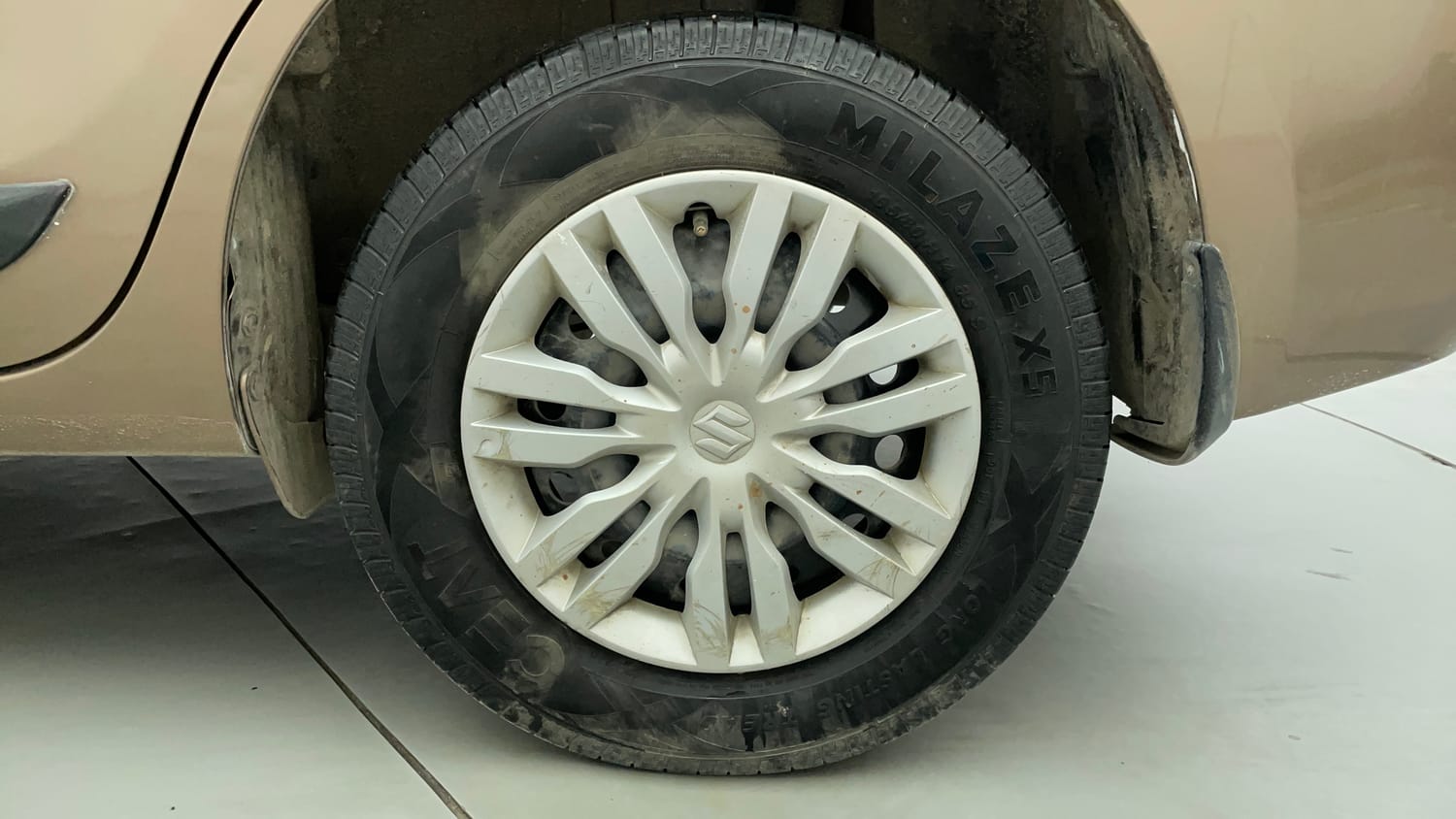 Used 2018 Maruti Suzuki Dzire VXi Petrol Automatic tyres LEFT REAR TYRE RIM VIEW