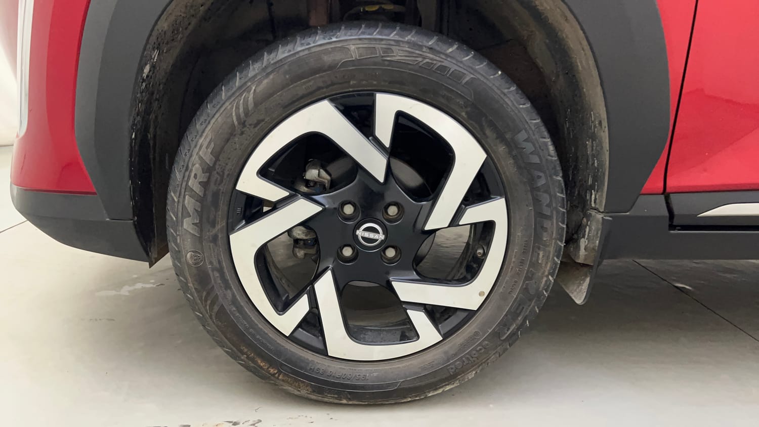 Used 2024 Nissan Magnite XV Petrol Manual tyres LEFT FRONT TYRE RIM VIEW