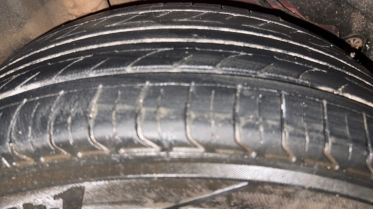 Used 2018 Ford Figo Aspire Titanium 1.2 Ti-VCT Diesel Manual tyres RIGHT REAR TYRE TREAD VIEW
