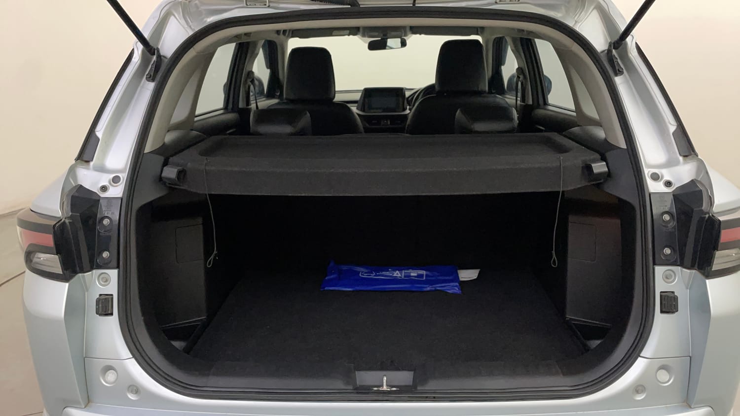 Used 2023 Maruti Suzuki Brezza ZXI AT Petrol Automatic interior DICKY INSIDE VIEW