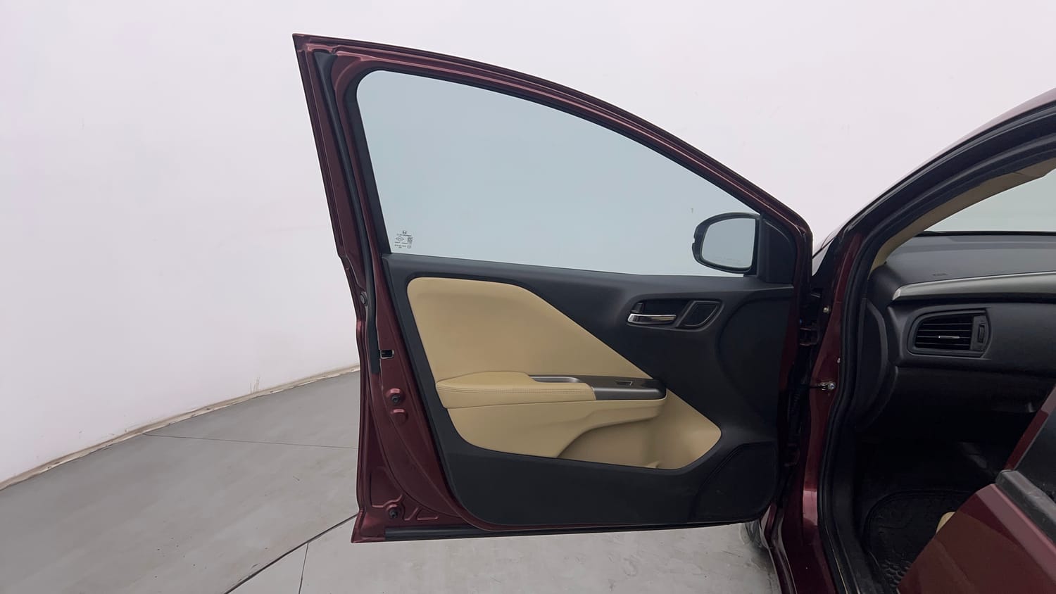 Used 2016 Honda City VX Petrol Manual interior LEFT FRONT DOOR OPEN VIEW