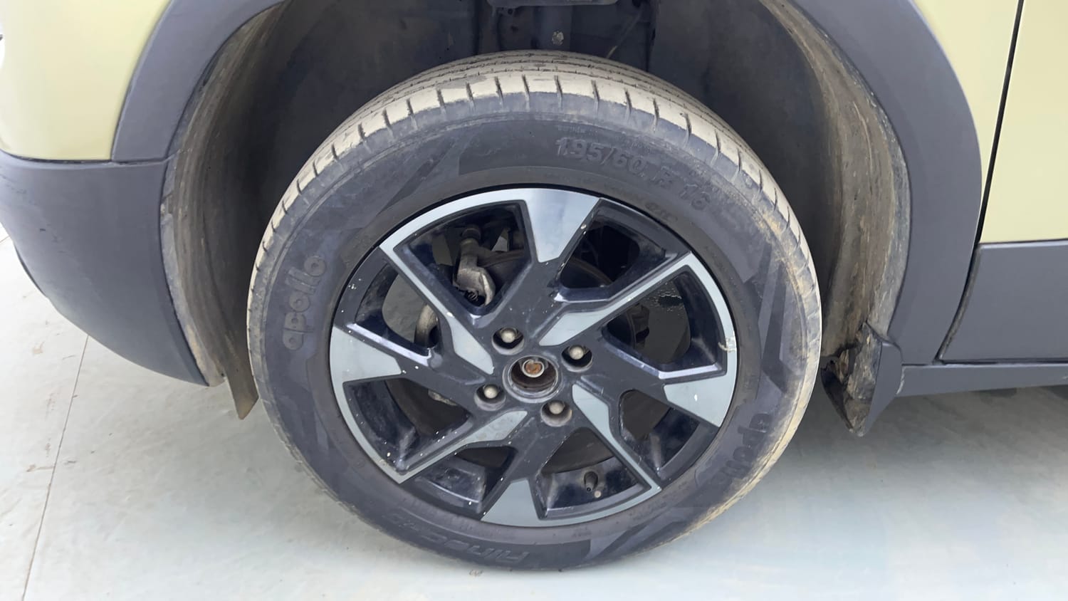 Used 2022 Tata Punch Kaziranga Creative MT Petrol Manual tyres LEFT FRONT TYRE RIM VIEW
