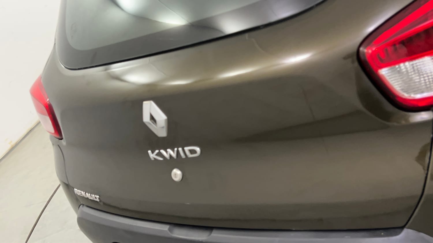 Used 2017 Renault Kwid RXL Live For More Edition Petrol Manual dents MINOR SCRATCH