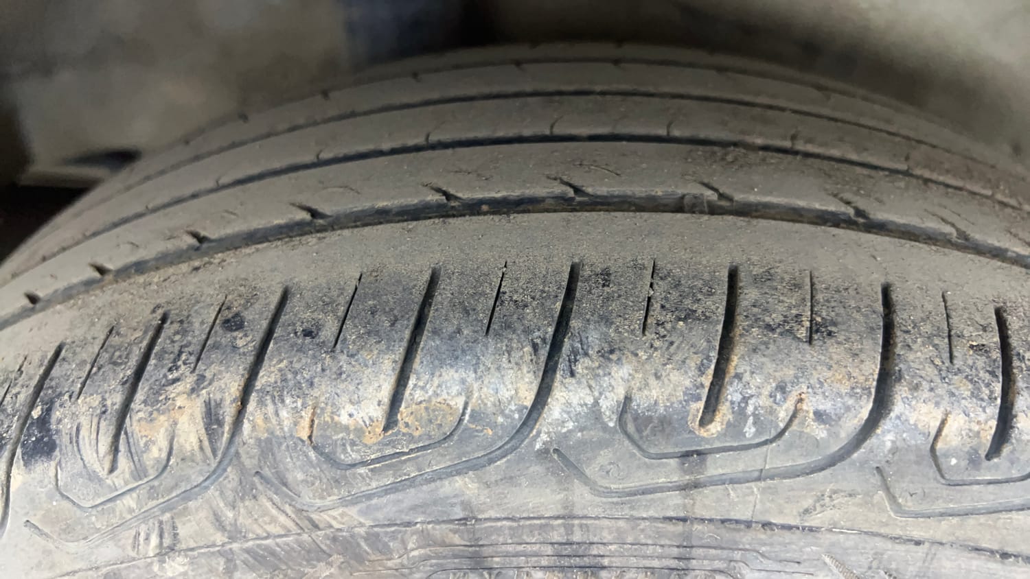 Used 2017 Honda City V Diesel Diesel Manual tyres RIGHT REAR TYRE TREAD VIEW