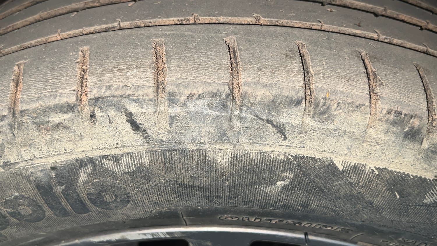 Used 2018 Maruti Suzuki Ciaz Alpha 1.4 MT Petrol Manual tyres RIGHT FRONT TYRE TREAD VIEW