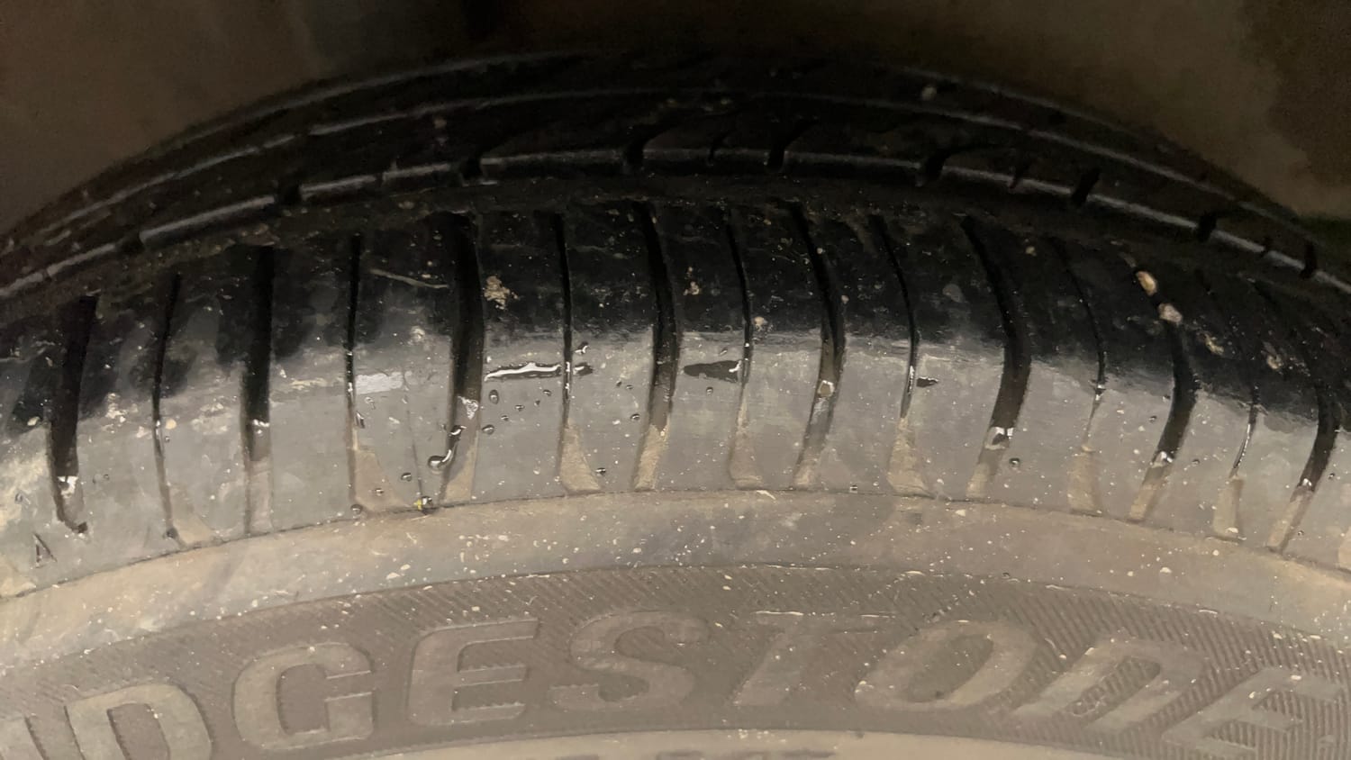 Used 2015 Honda City V Petrol Manual tyres RIGHT REAR TYRE TREAD VIEW
