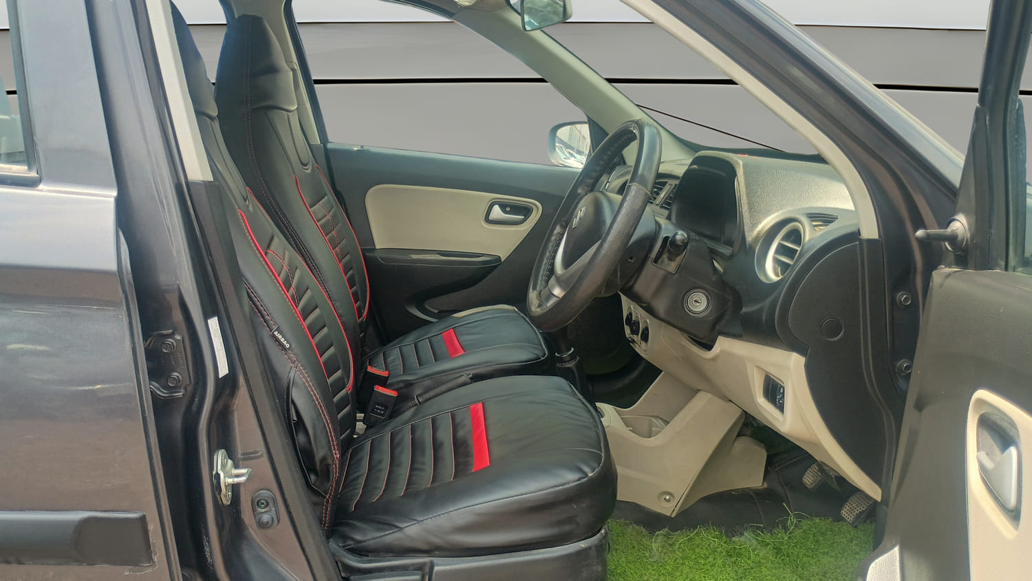 Used 2022 Maruti Suzuki Alto 800 VXi Petrol Manual interior RIGHT SIDE FRONT DOOR CABIN VIEW
