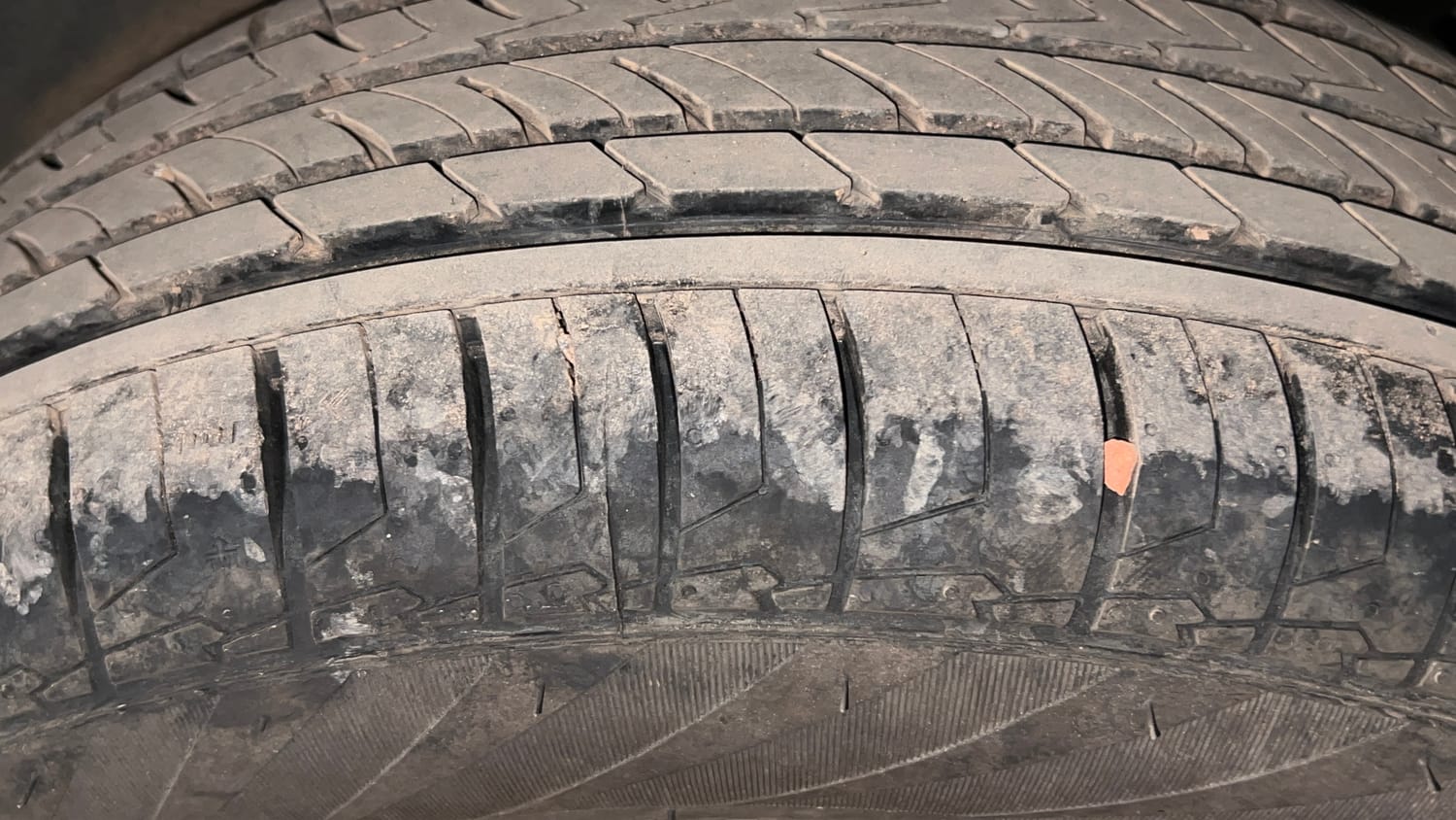 Used 2020 Tata Nexon XZA Plus (O) Petrol Automatic tyres LEFT REAR TYRE TREAD VIEW